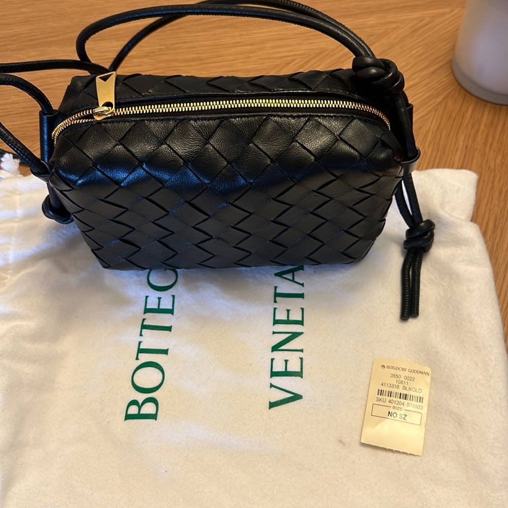 AUTHENTIC Loop mini intrrecciato crossbody bag